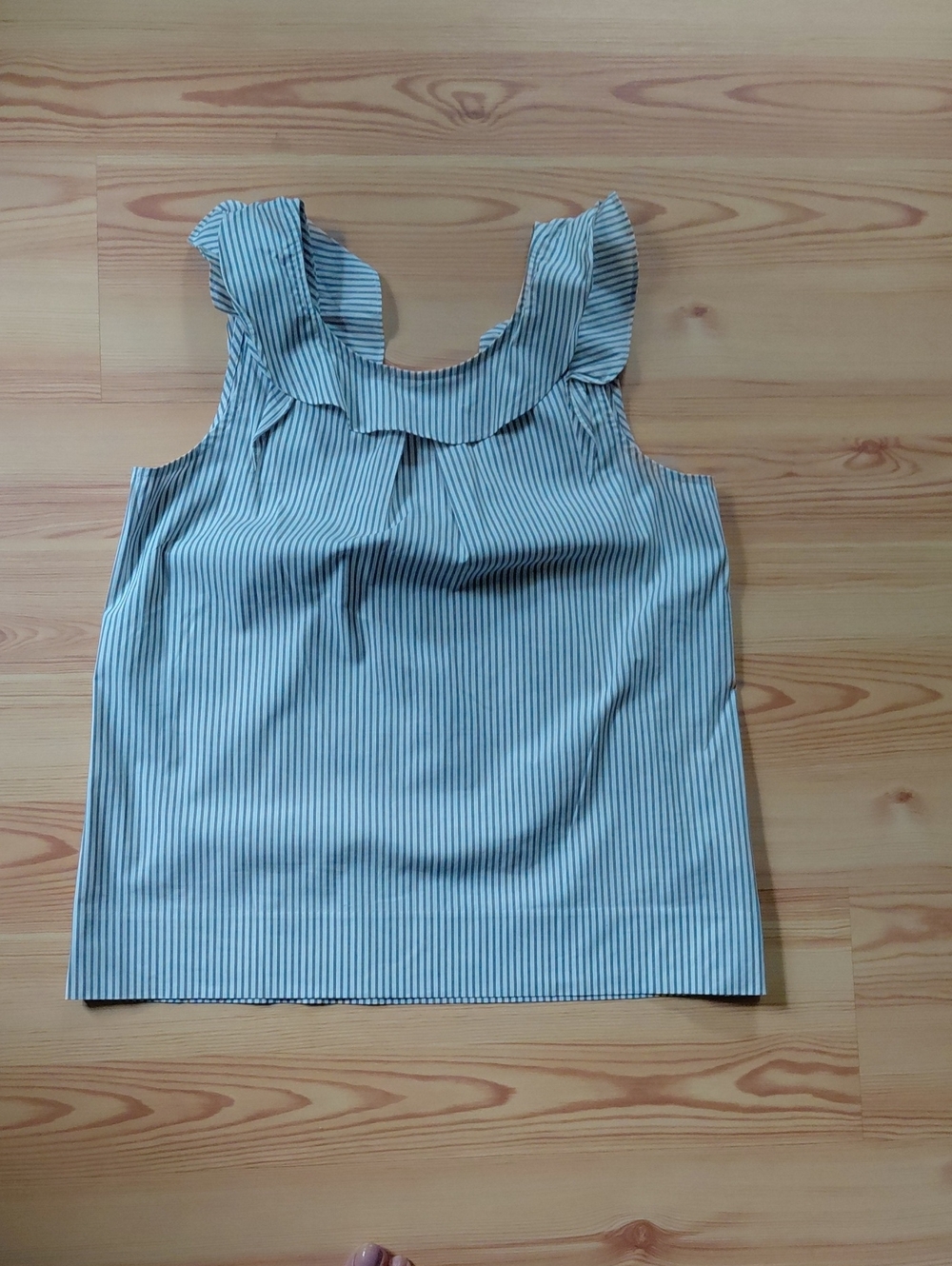 J. Crew Grey and White  Sleeveless Top. 97% Cotton, 3% Elastane.